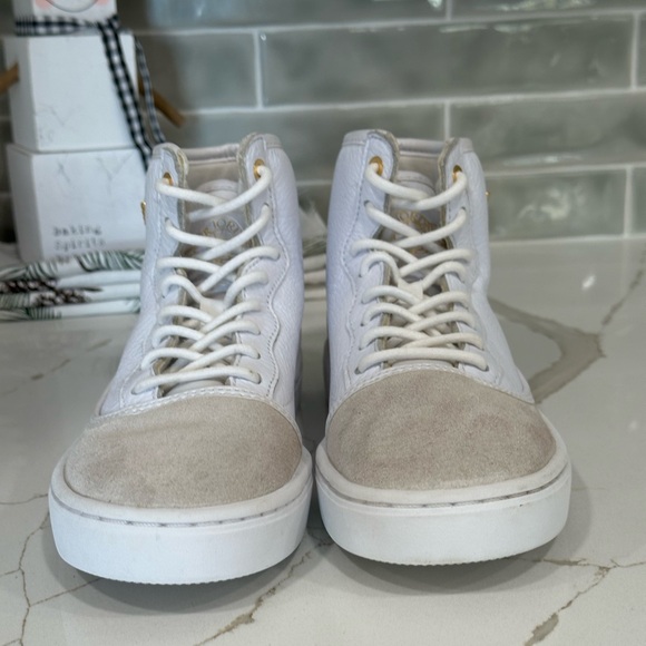 Air Jordan Jasmine. Men’s Size 4. Color White. - Picture 4 of 11